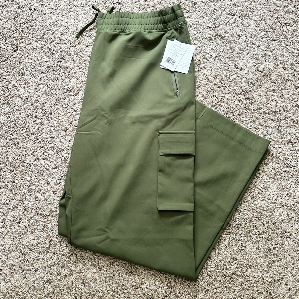 Beyond Yoga City Chic Wide Leg Cargo Pant